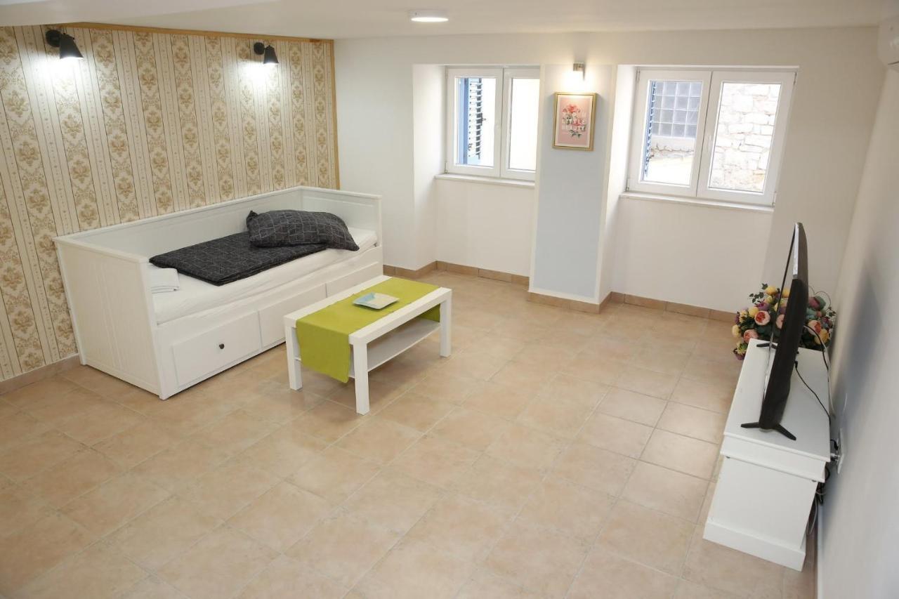 Holiday Home Yan With Bay View Водице Екстер'єр фото